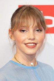 Lina Larissa Strahl profile photo