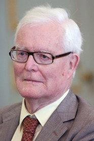Douglas Hurd profile photo