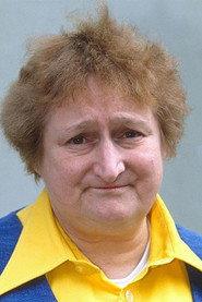Bella Emberg profile photo